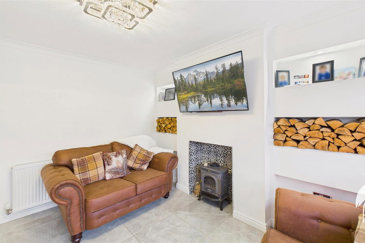 Lounge - Picture 3 of 22