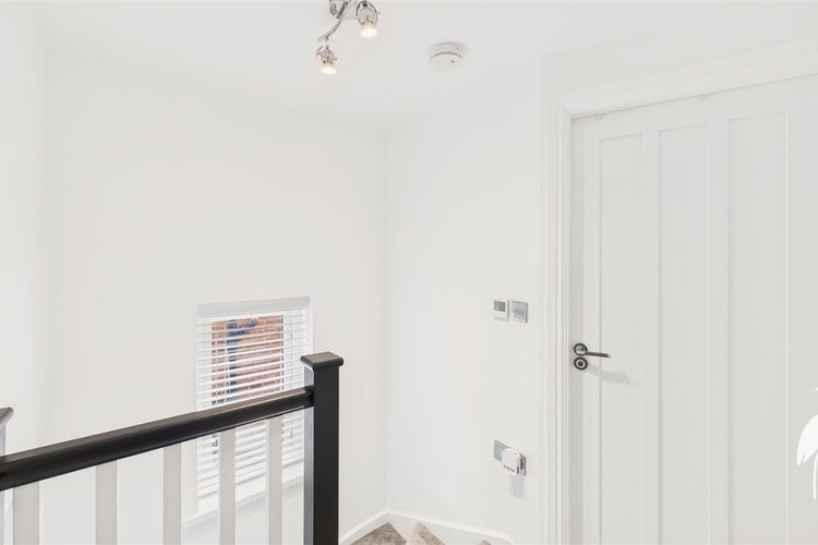 First Floor Landing - Picture 16 of 22