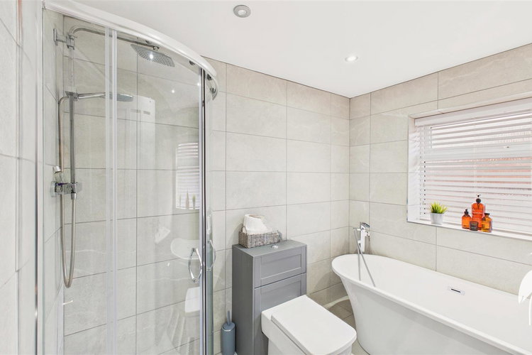 Bathroom - Picture 17 of 22