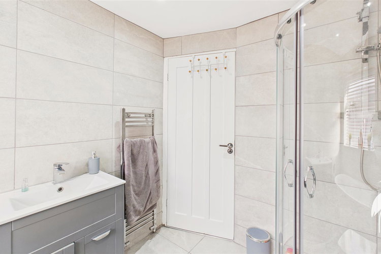 Bathroom - Picture 18 of 22