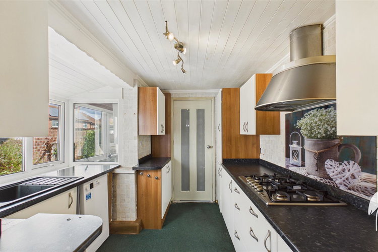 Kitchen - Picture 6 of 17