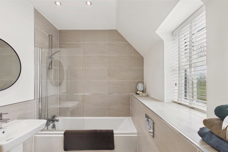 En Suite Bathroom - Picture 33 of 51