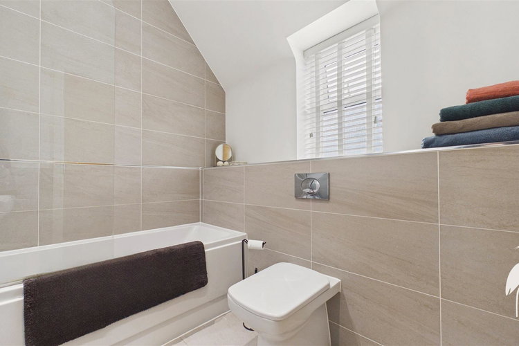 En Suite Bathroom - Picture 35 of 51