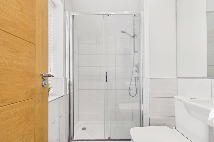 En Suite Shower Room - Picture 39 of 51