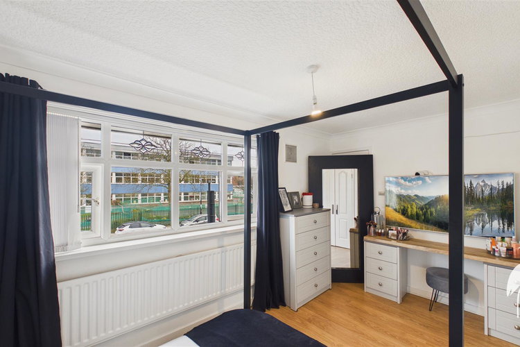 Bedroom 1 - Picture 12 of 19