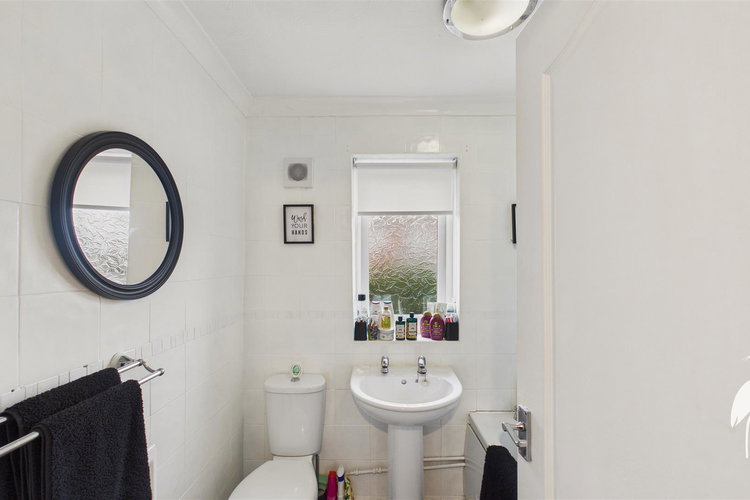 Bathroom - Picture 15 of 19