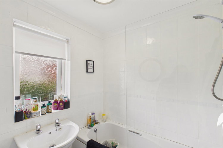 Bathroom - Picture 16 of 19