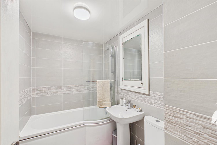 Bathroom - Picture 13 of 17