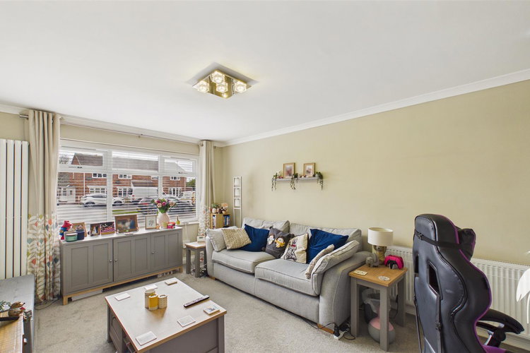 Lounge - Picture 3 of 17