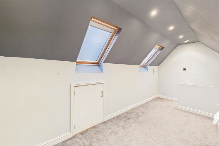 Loft Space - Picture 15 of 21