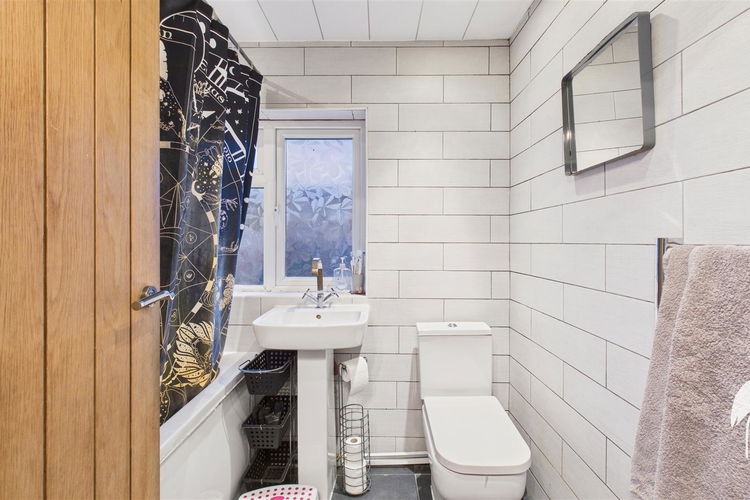 Bathroom - Picture 17 of 21