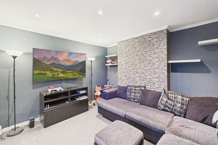 Lounge - Picture 3 of 21