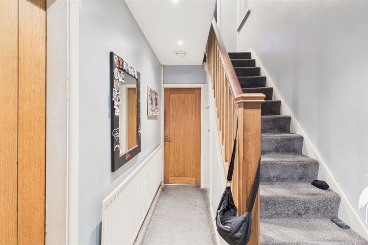 Entrance Hall - Picture 7 of 21