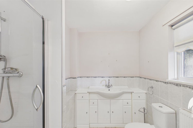 Shower Room - Picture 13 of 16