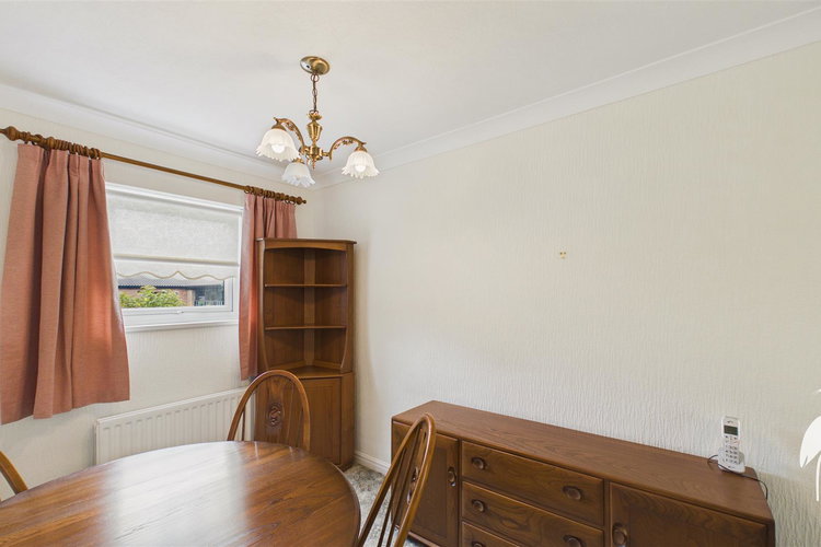 Lounge/Diner - Picture 4 of 16