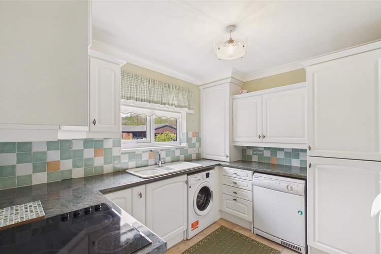 Kitchen - Picture 6 of 16