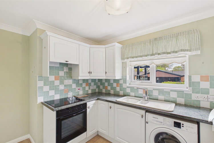 Kitchen - Picture 7 of 16