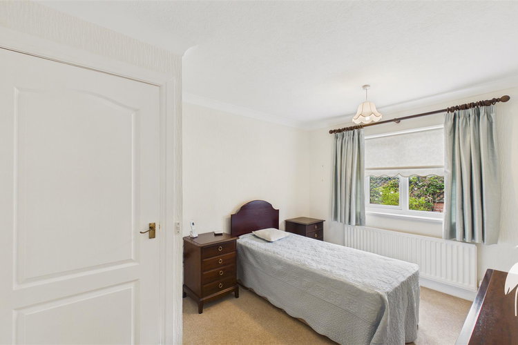 Bedroom 1 - Picture 10 of 16