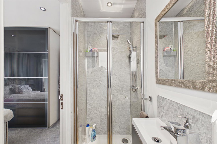 En Suite Shower Room - Picture 18 of 41