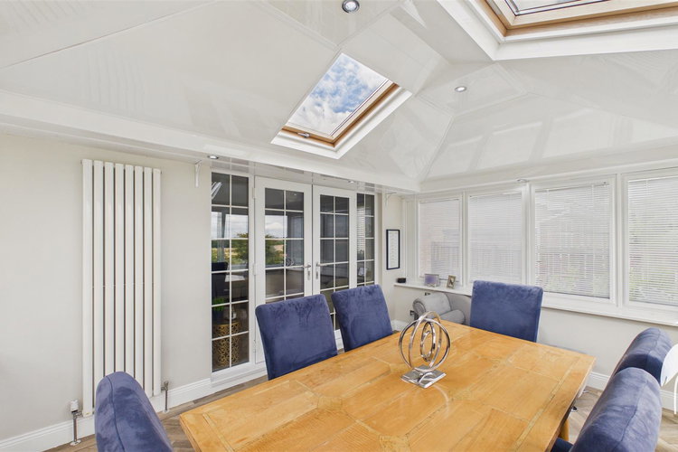 Sun Room - Picture 10 of 41