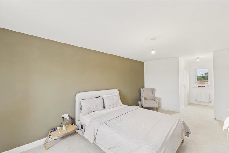 Bedroom 1 - Picture 14 of 28