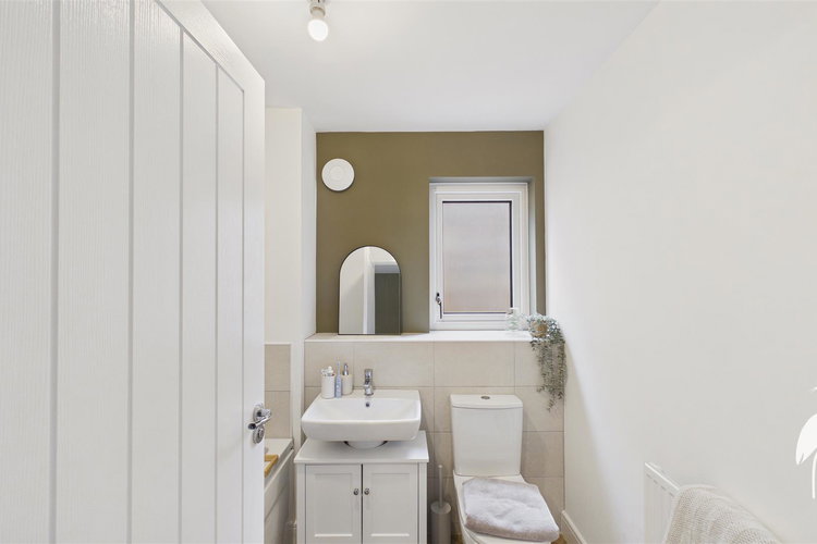 Bathroom - Picture 24 of 28