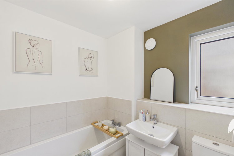 Bathroom - Picture 25 of 28