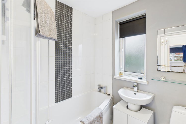 Bathroom - Picture 16 of 20