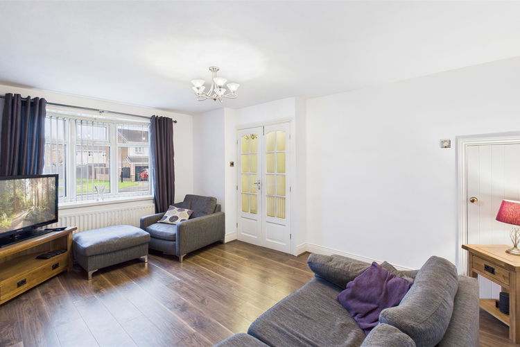 Lounge - Picture 3 of 20