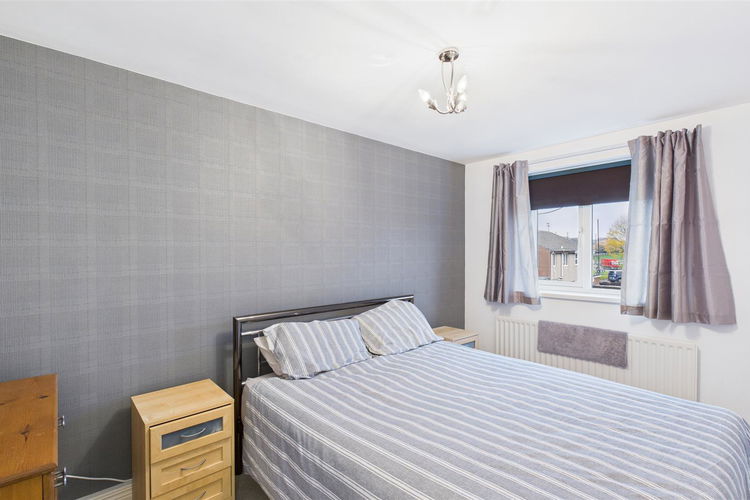 Bedroom One - Picture 10 of 20