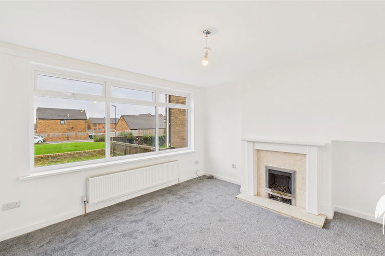 Lounge - Picture 2 of 21