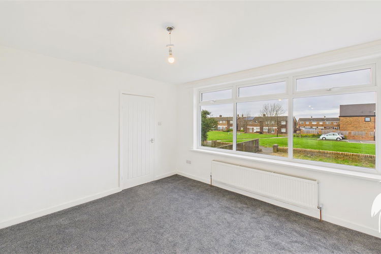 Lounge - Picture 3 of 21