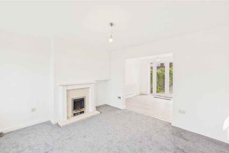 Lounge - Picture 4 of 21