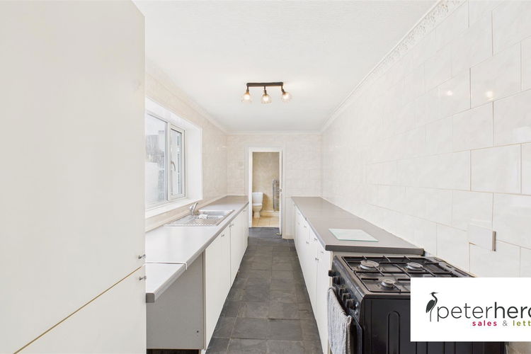 Kitchen - Picture 7 of 16