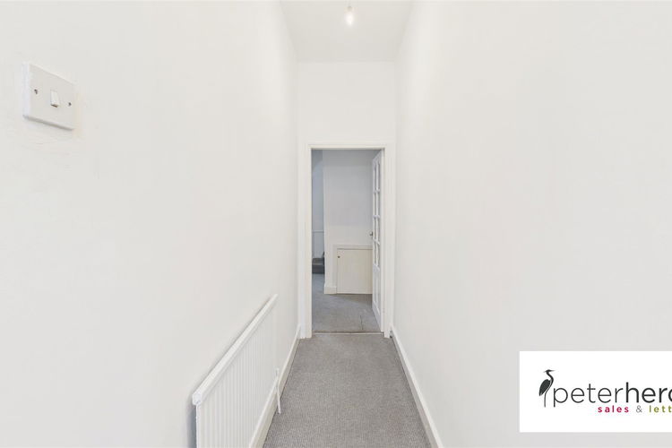 Entrance Hall - Picture 10 of 16