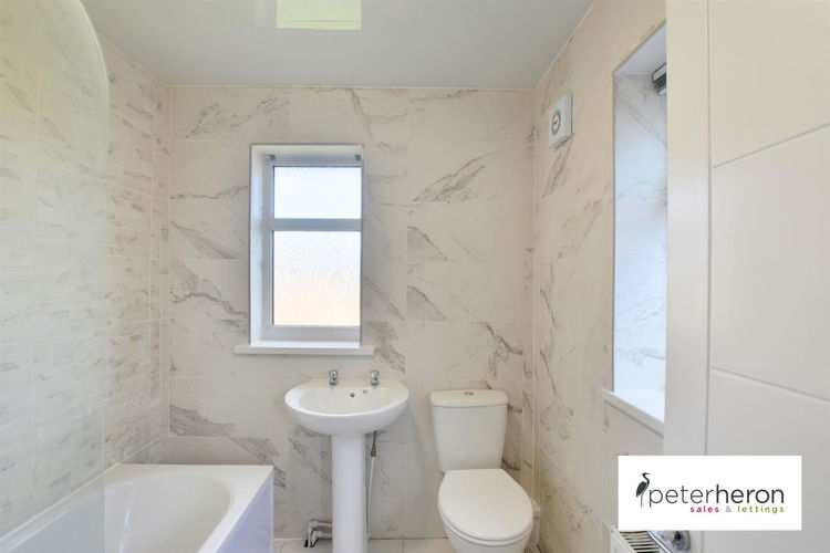 Bathroom - Picture 15 of 17
