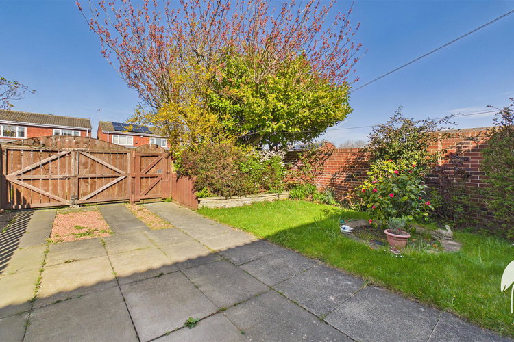 Outside - Picture 16 of 18