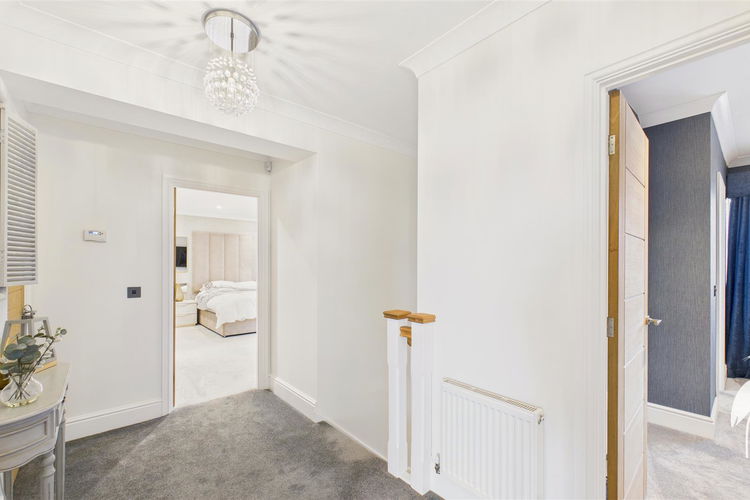 First Floor Landing - Picture 32 of 46