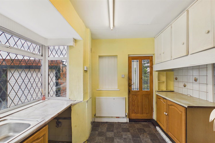 Kitchen - Picture 6 of 30