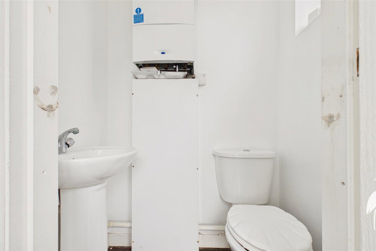 Ground Floor WC - Picture 10 of 30