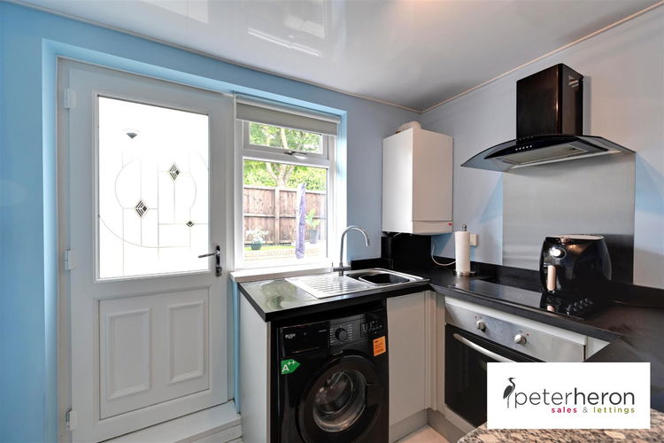 Kitchen - Picture 4 of 13