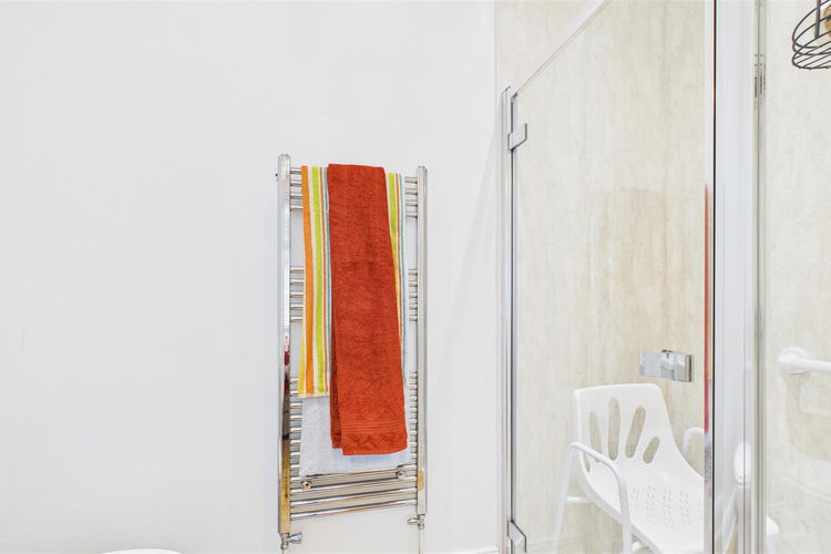 En-Suite - Picture 14 of 19