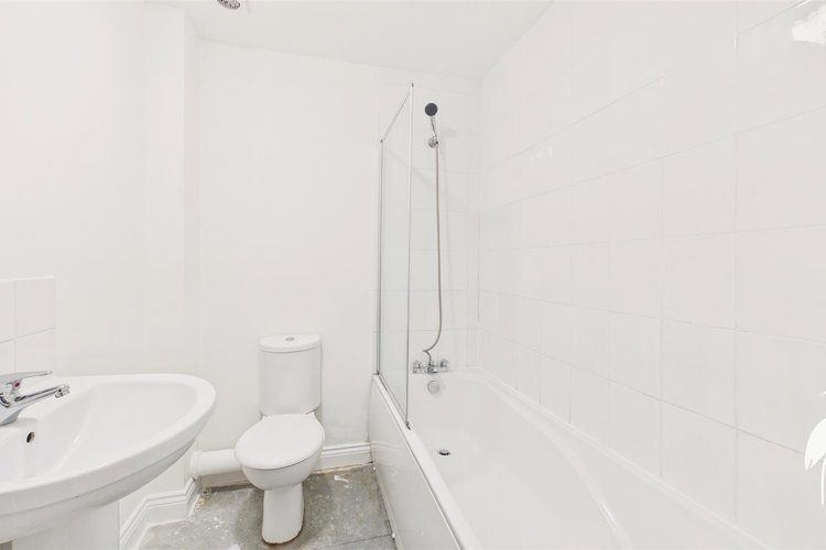 Bathroom - Picture 13 of 15