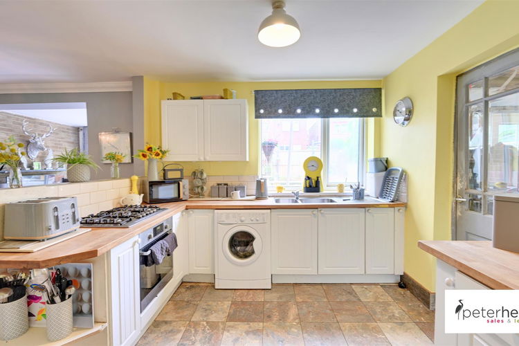 Kitchen - Picture 10 of 24