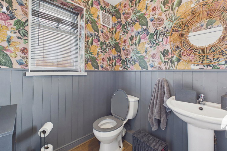 Bathroom - Picture 16 of 19