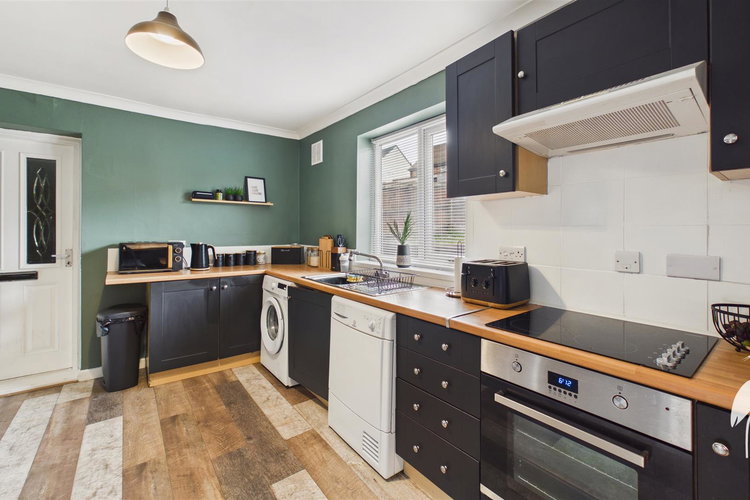 Kitchen - Picture 6 of 19