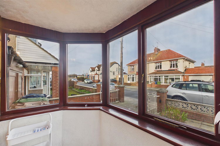 Entrance Porch - Picture 12 of 28