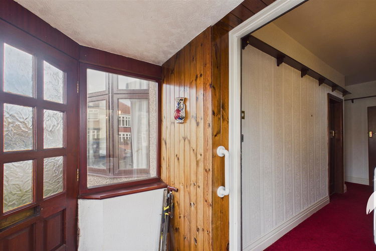 Entrance Porch - Picture 13 of 28