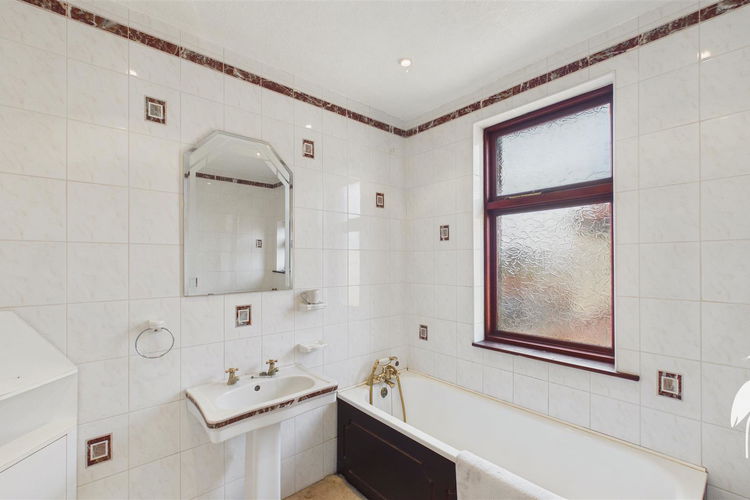 Bathroom - Picture 23 of 28