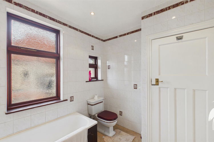 Bathroom - Picture 24 of 28